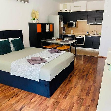 Corvin Boutique Apartment Parking In The Plaza Βουδαπέστη Εξωτερικό φωτογραφία